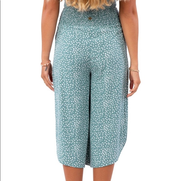🌴🔆RIP CURL- IN THE TROPICS CROP PANTS🔆🌴 - Picture 6 of 11